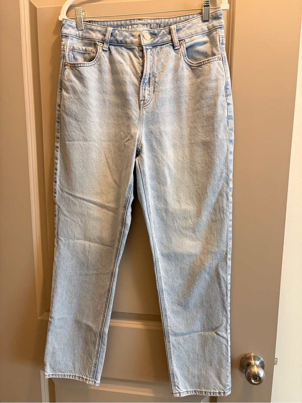 American Eagle Outfitters High-Rise Mom Jeans